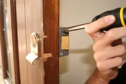 Locksmith Key Store Boston, MA 617-466-3726 - lock-opening